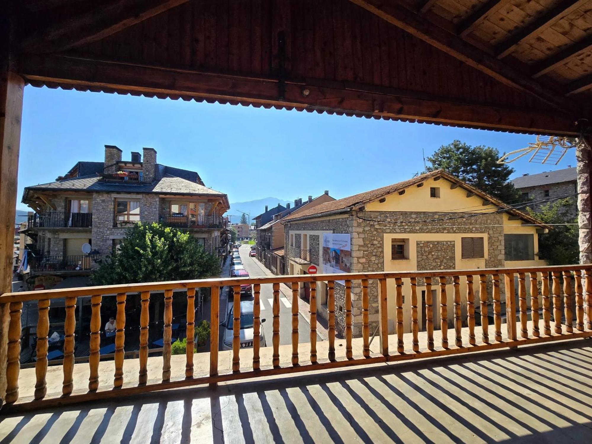 Spacious In Mountain View 150 Sqm