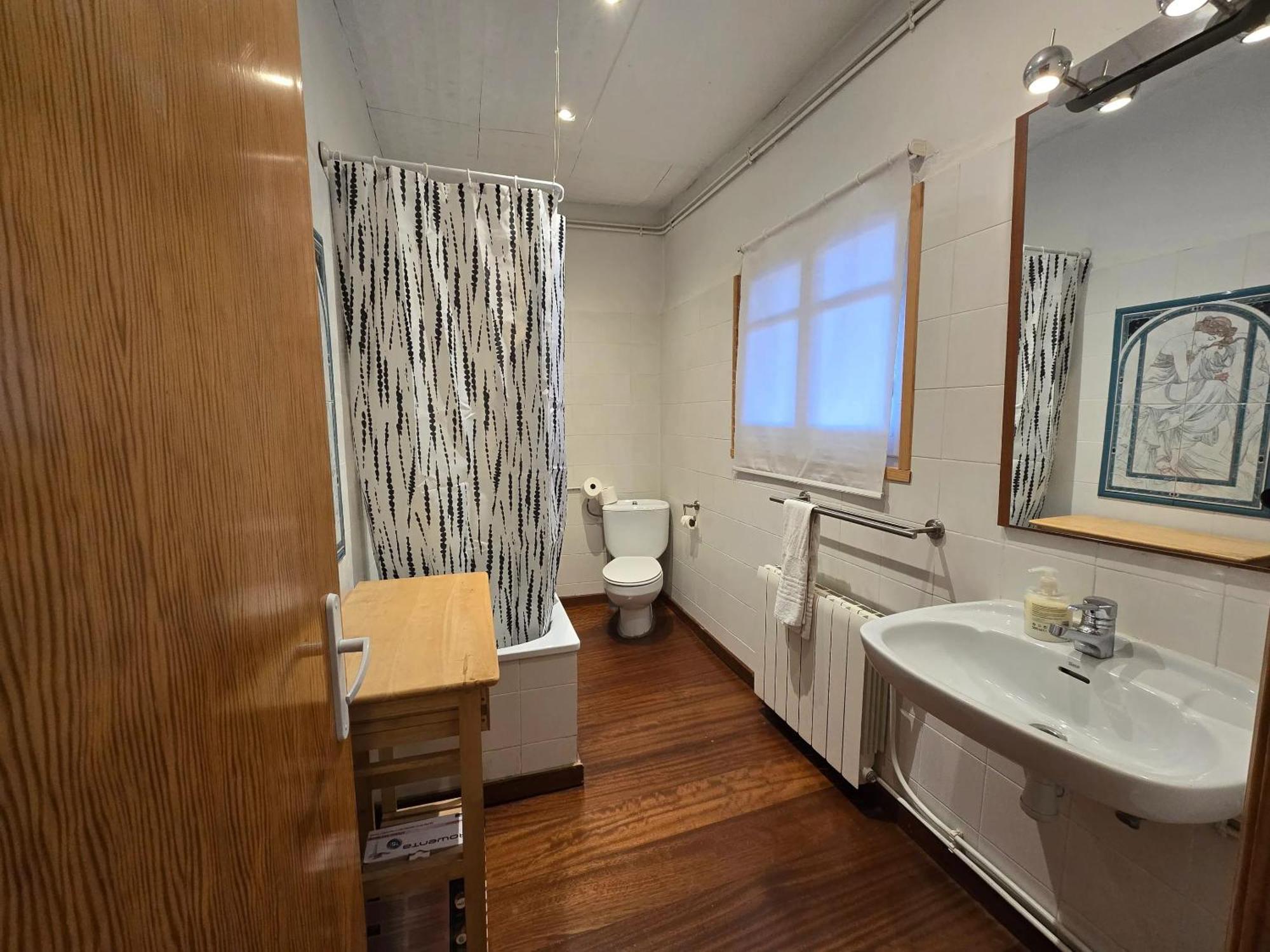 Spacious In Mountain View 150 Sqm *